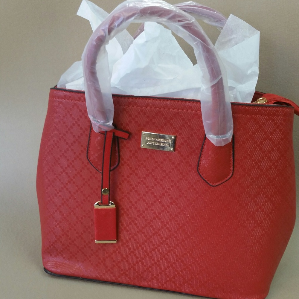 Ladies Handbag, with strap.